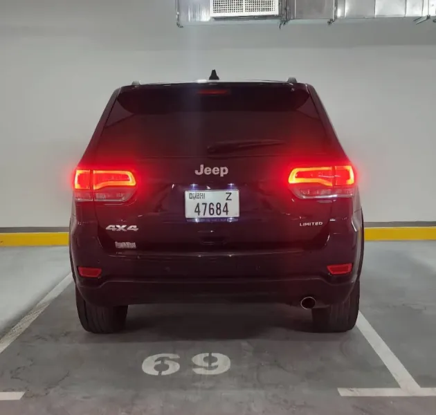 2018 Jeep Grand Cherokee in Dubai